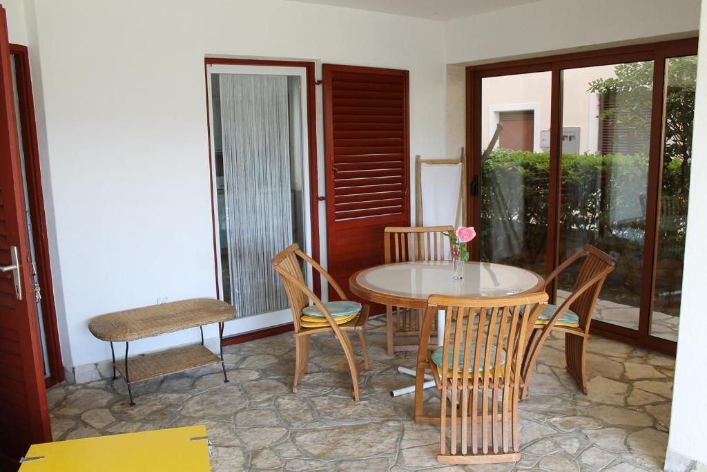 Apartments Vila Marica Rabac Ruang foto